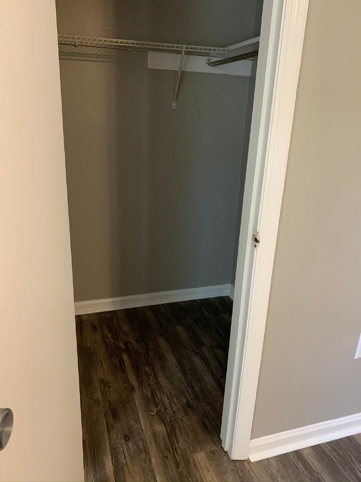 908 W Pine St - Photo 3 of 17