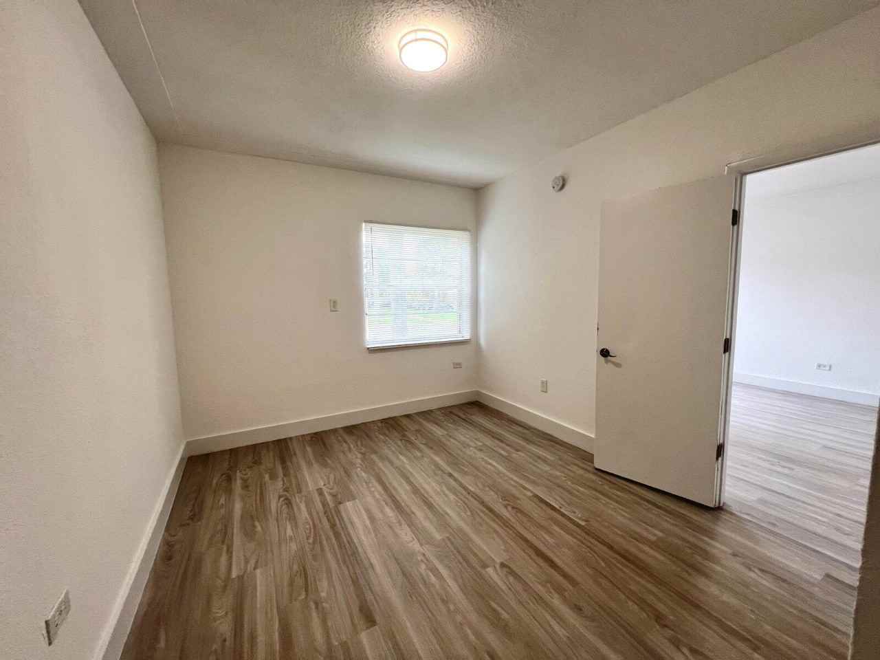1904 Calais Dr - Photo 3 of 9