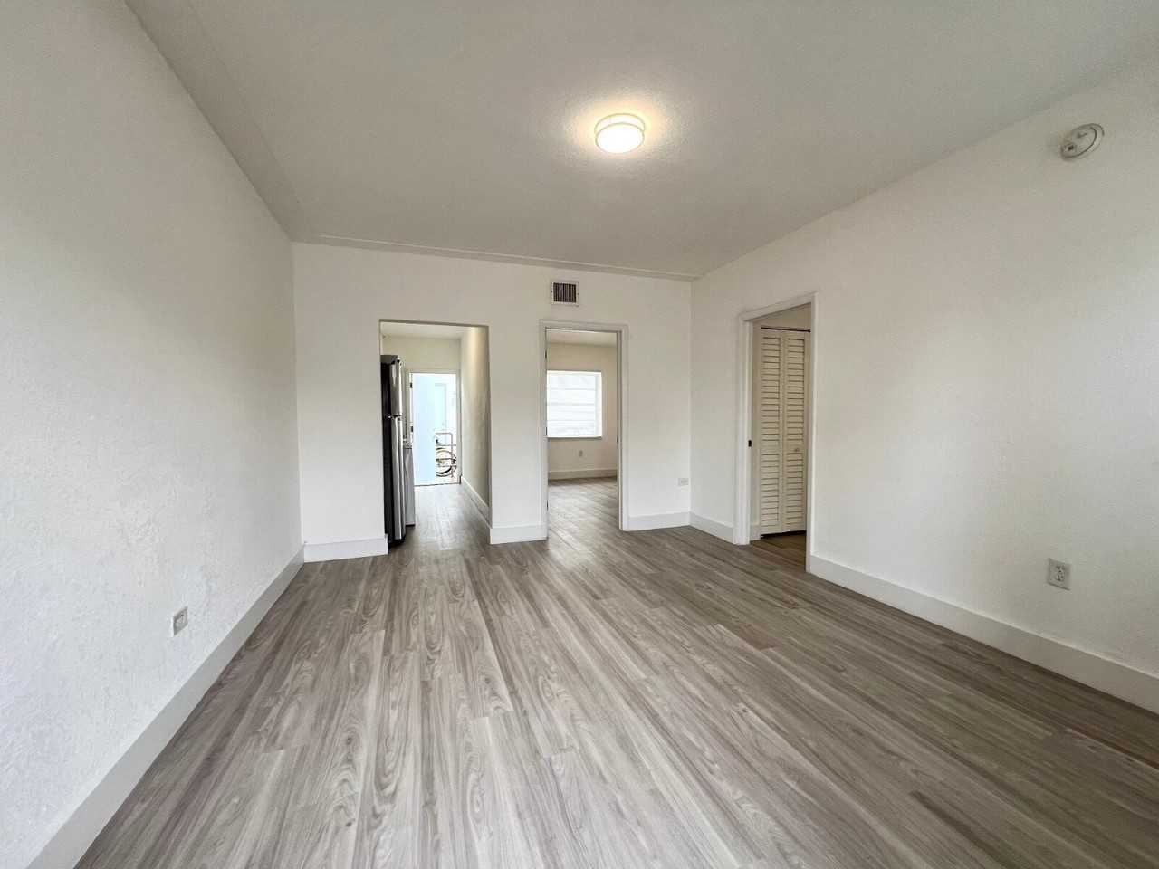 1904 Calais Dr - Photo 6 of 9