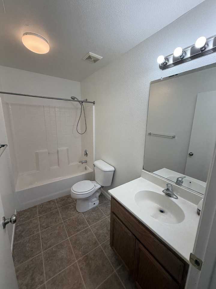 4370 Mathias Way - Photo 3 of 15