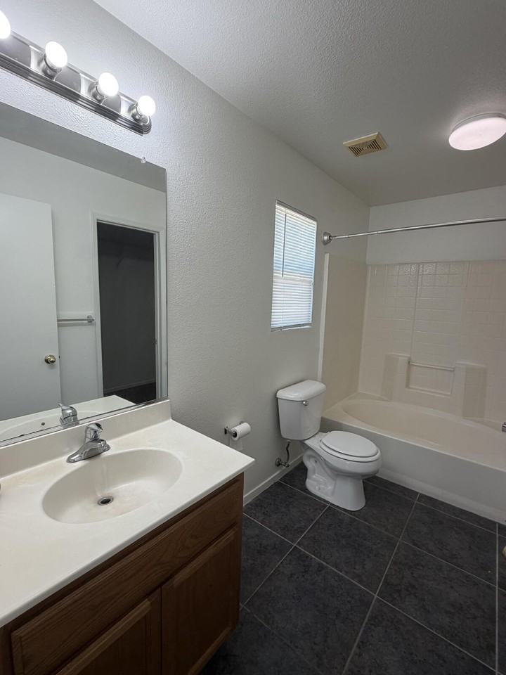 4370 Mathias Way - Photo 4 of 15