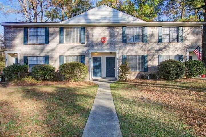 300 Crestview Dr #D - Photo 2 of 4