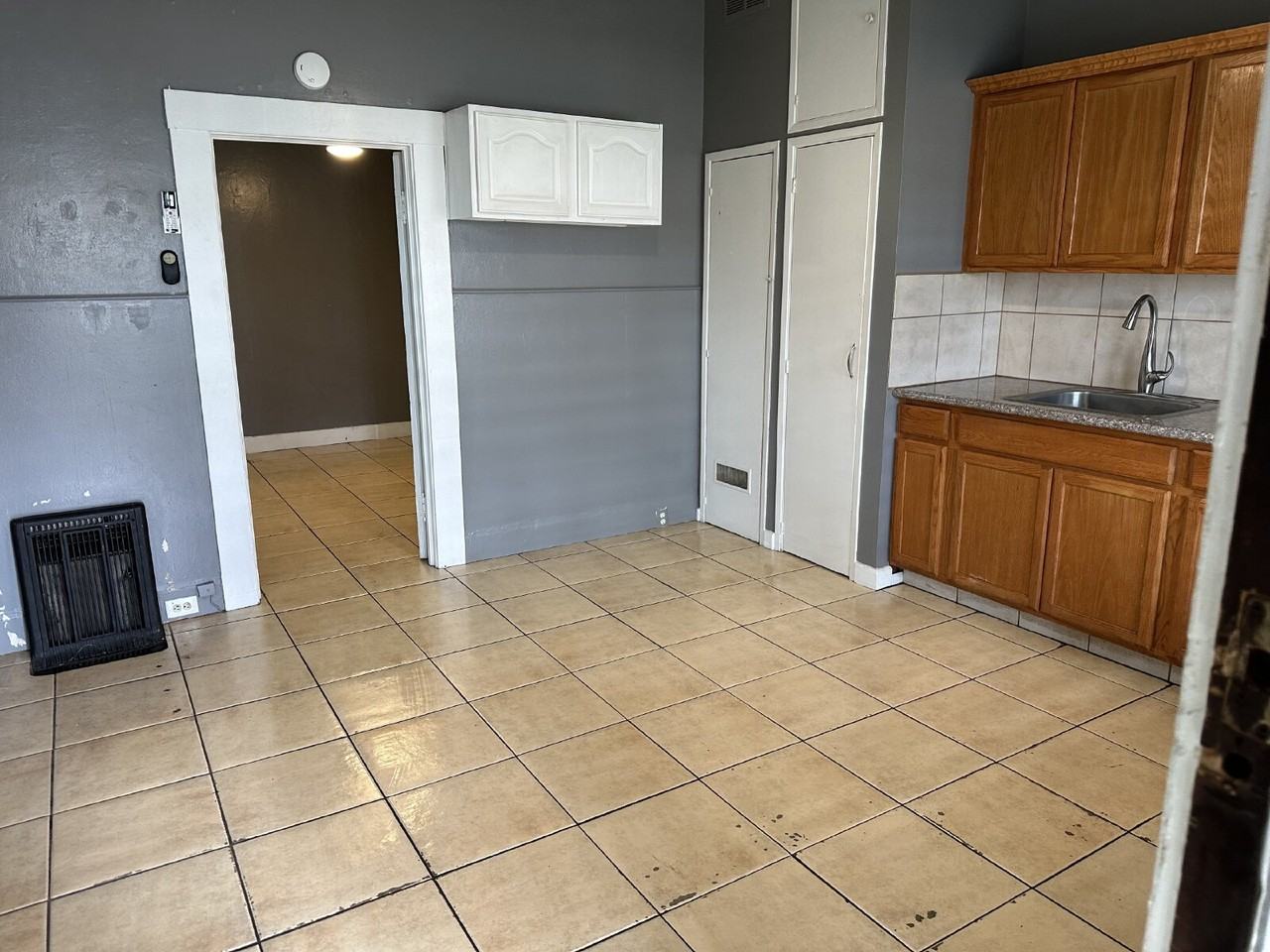1718 22nd St - Photo 2 of 10