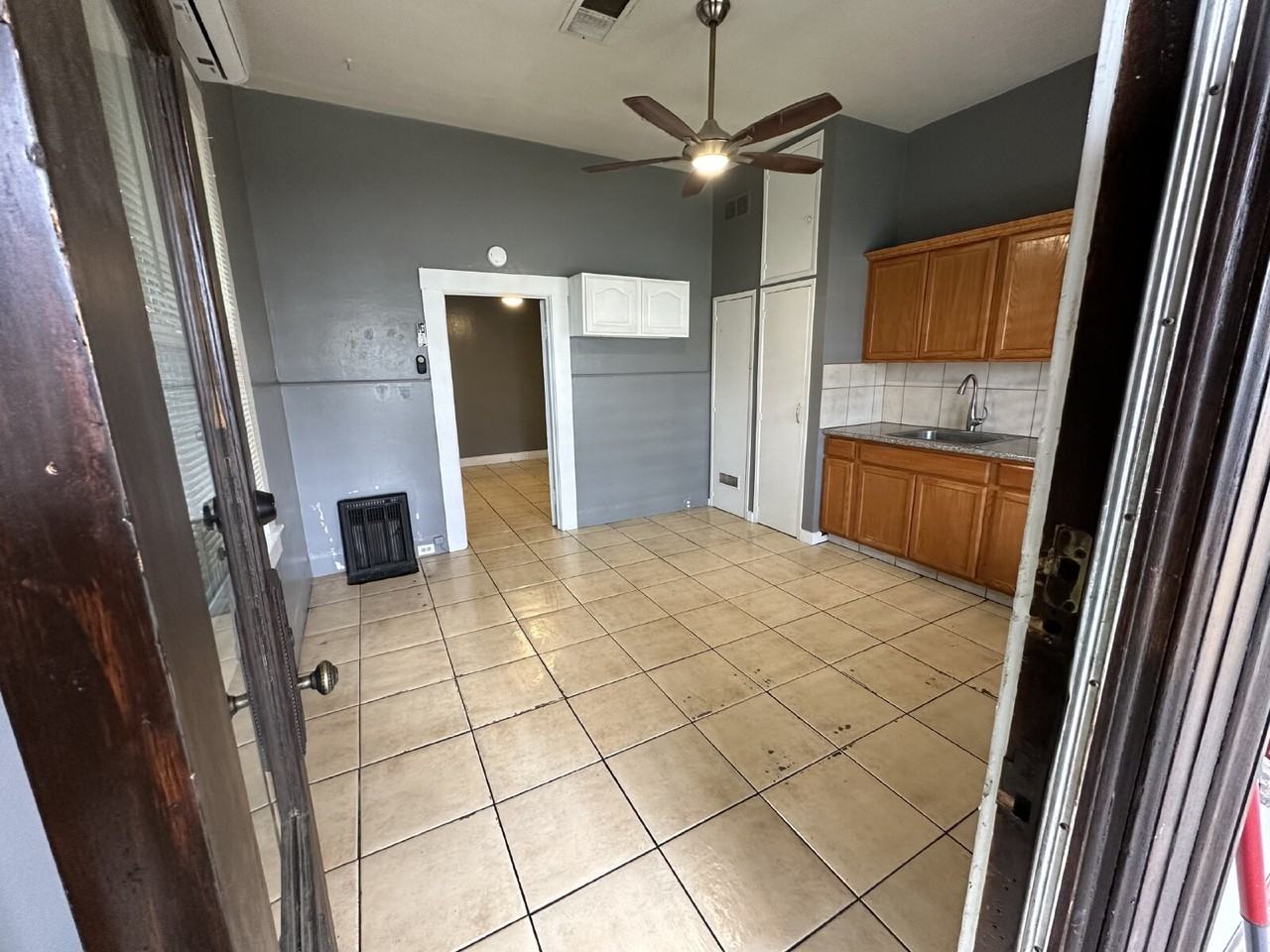 1718 22nd St - Photo 3 of 10