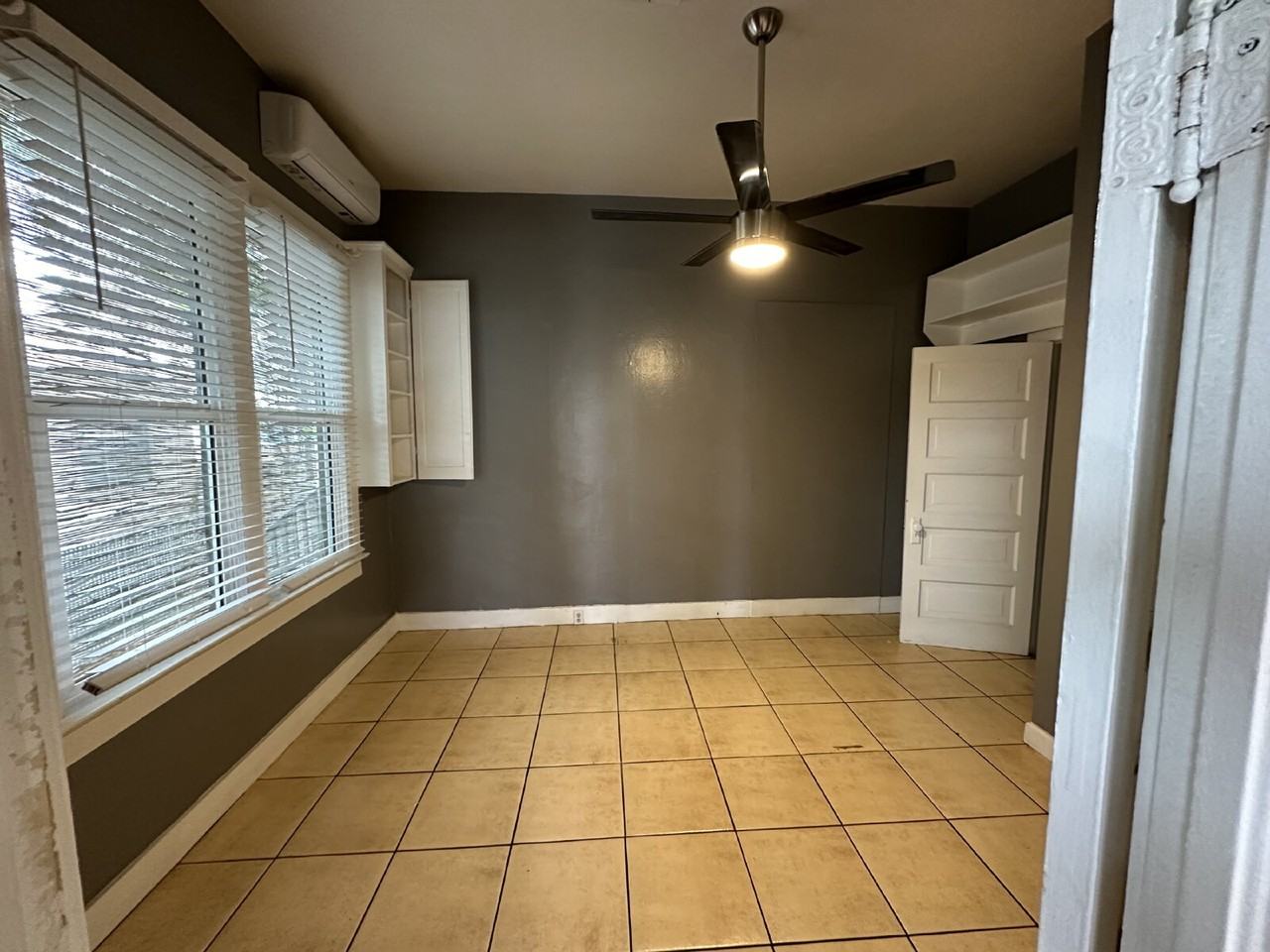 1718 22nd St - Photo 7 of 10