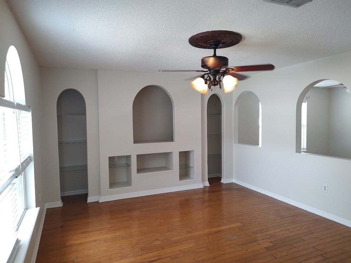 680 Basingstoke Ct - Photo 3 of 25