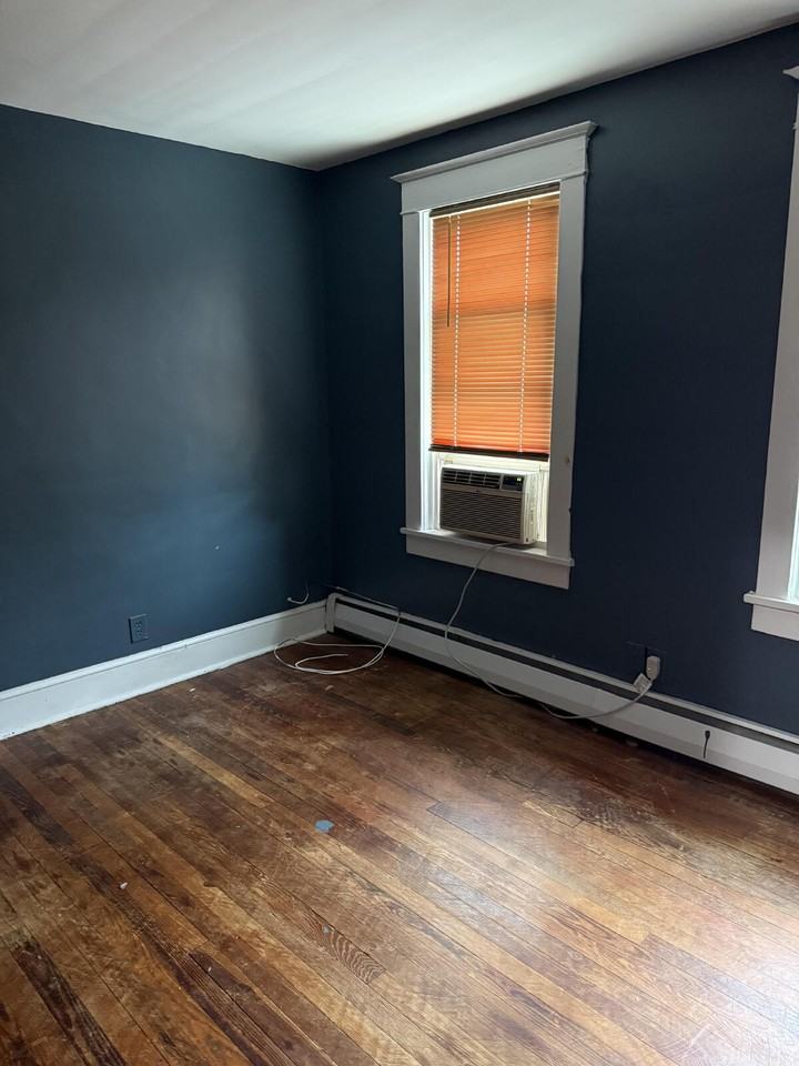 112 1st Ave - Photo 7 of 9