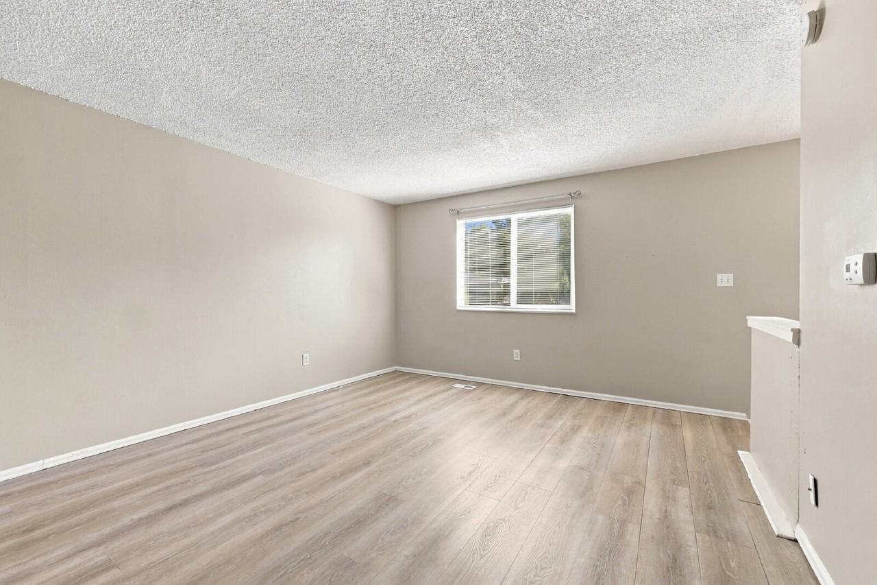 1022 Nolte Dr W - Photo 4 of 33