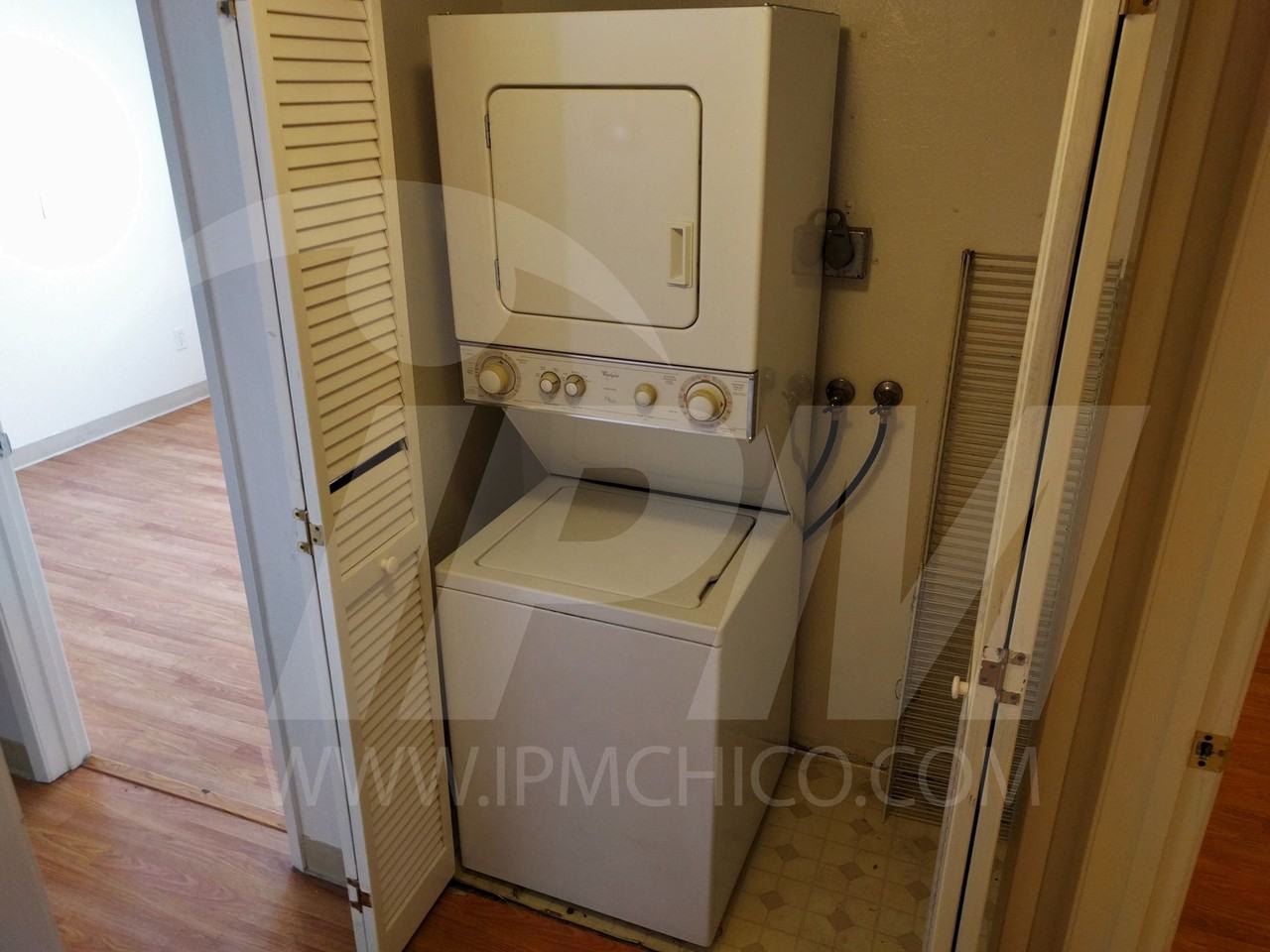 522 Nord Ave #15 - Photo 3 of 17