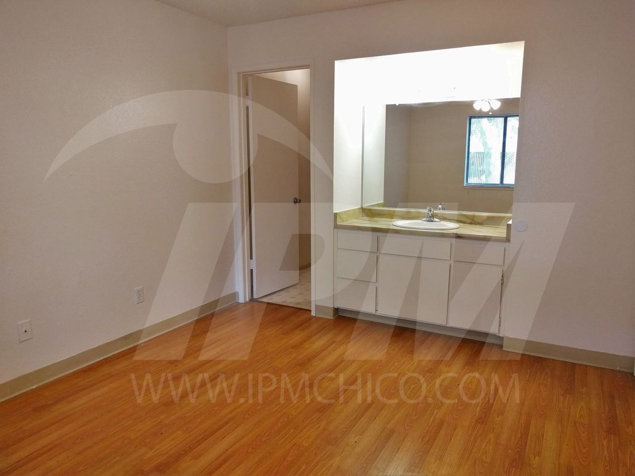 522 Nord Ave #15 - Photo 7 of 17