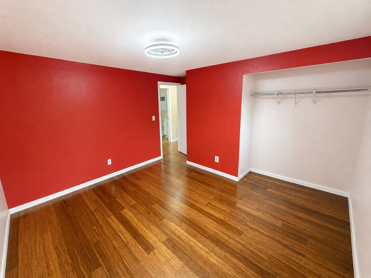1560 Southmoor Dr - Photo 7 of 12