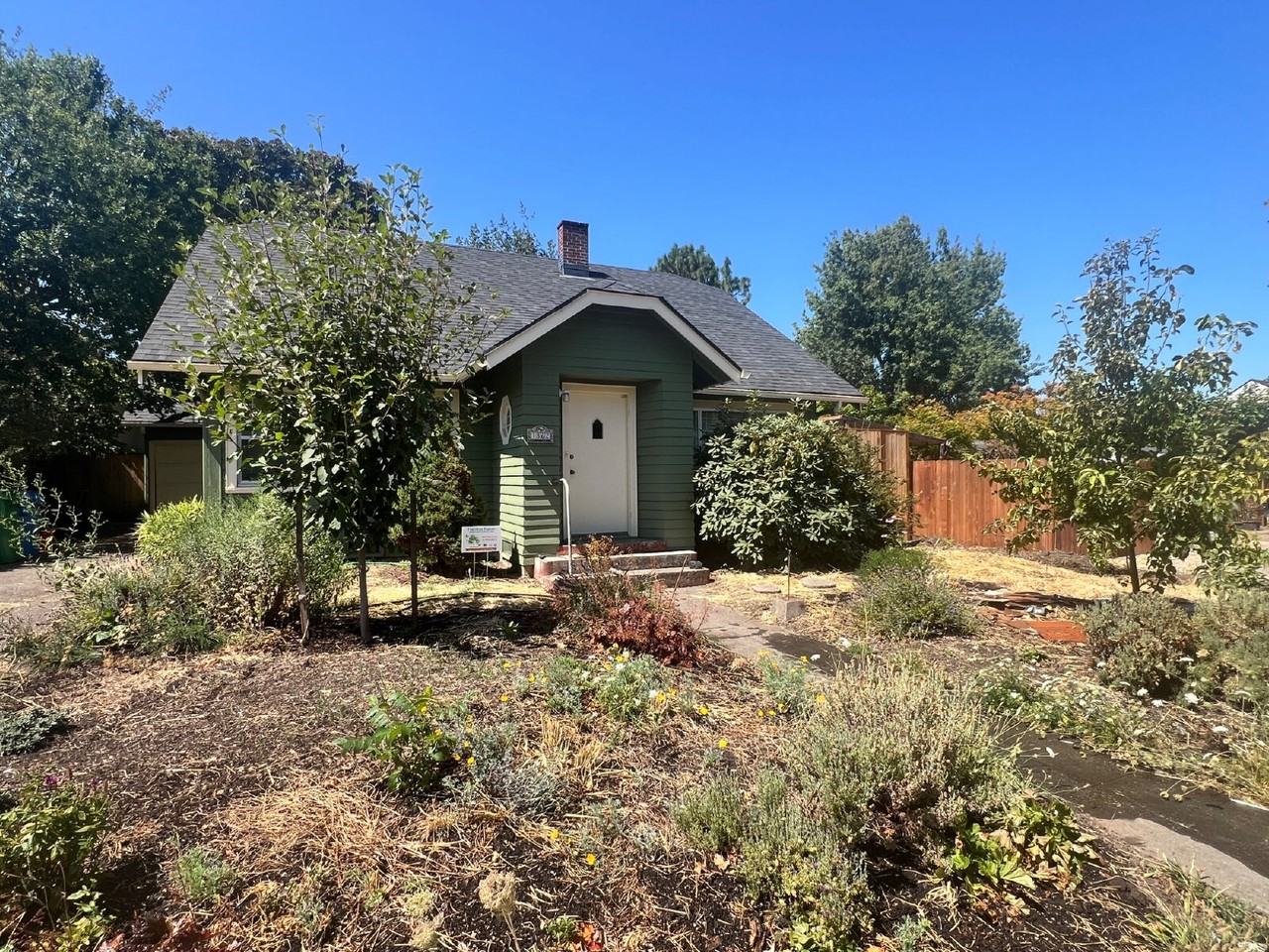 1862 Jefferson St - Photo 2 of 23