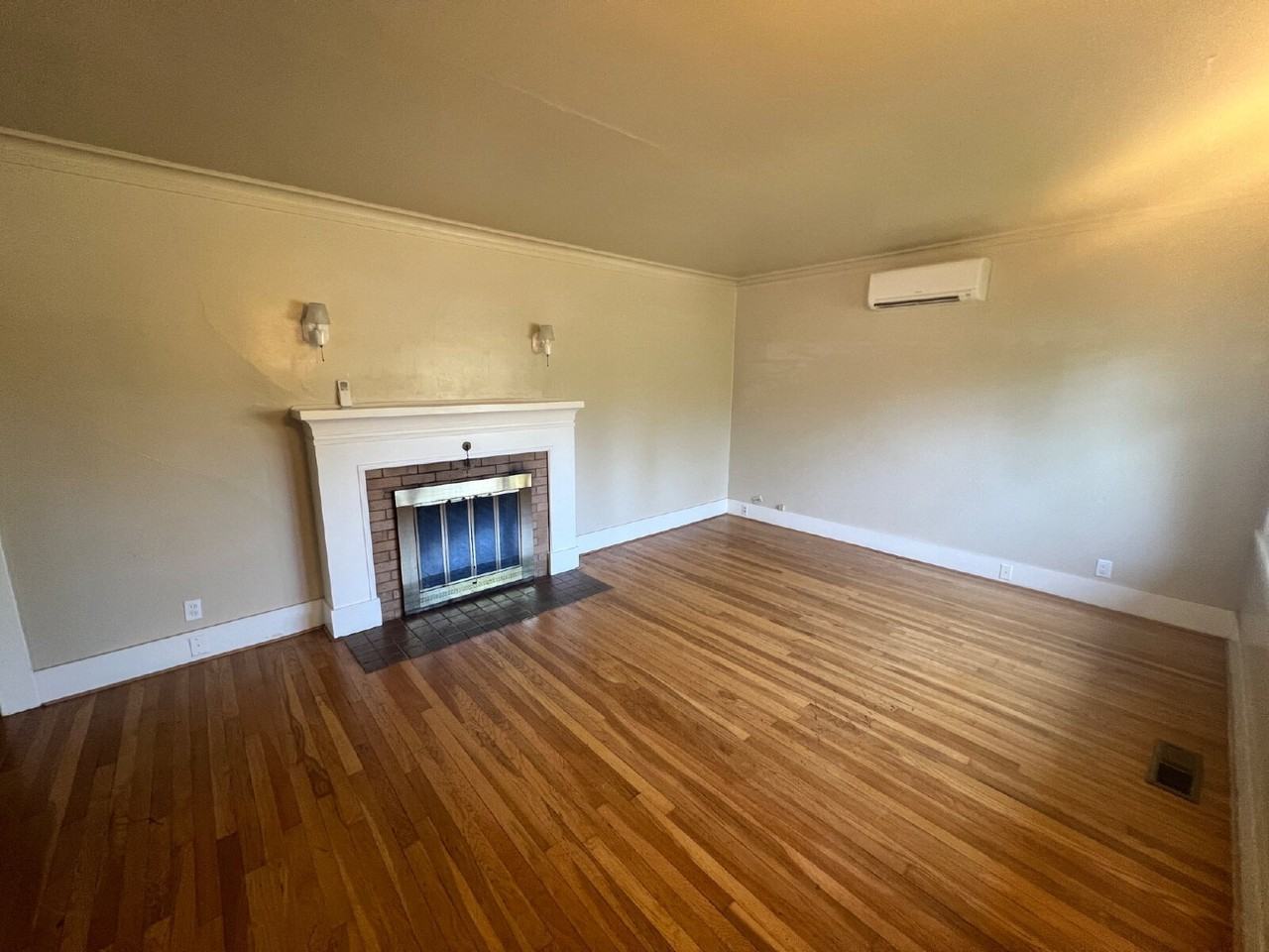 1862 Jefferson St - Photo 5 of 23