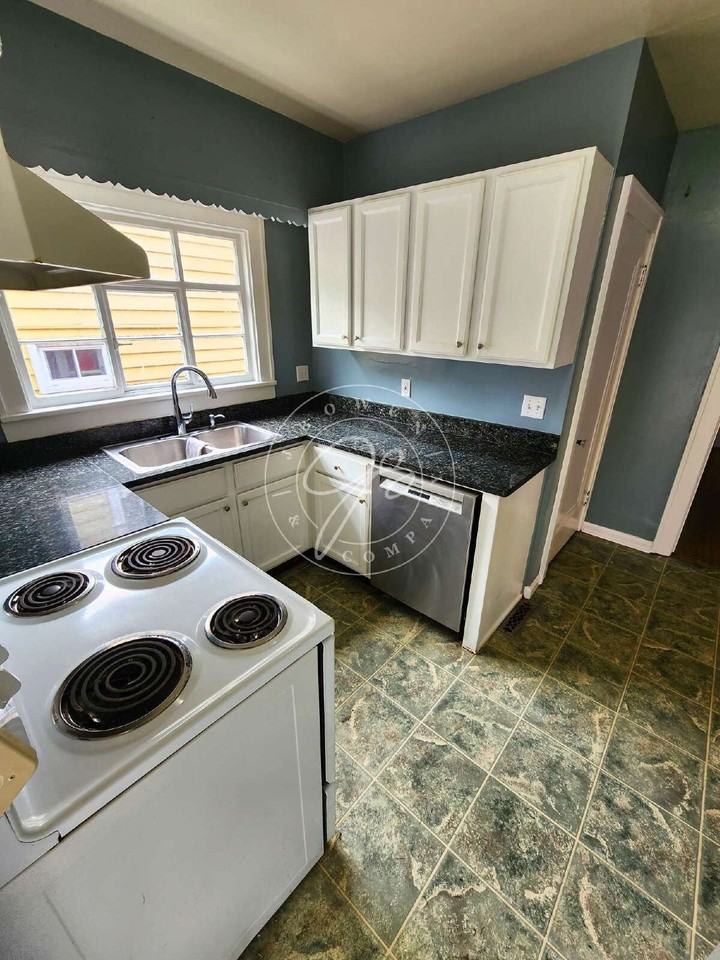 5036 Egger Rd - Photo 5 of 25