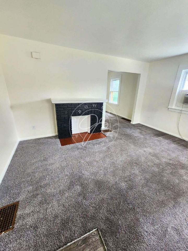 1455 Berdan Ave - Photo 4 of 22