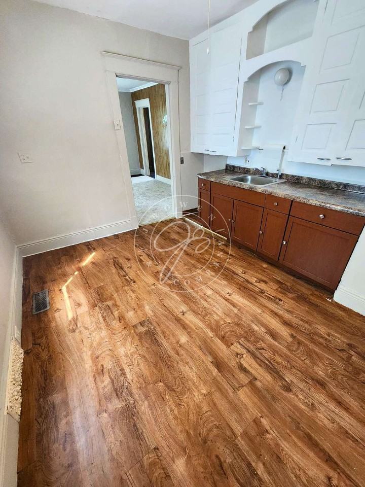 2908 Lawrence Ave - Photo 6 of 22