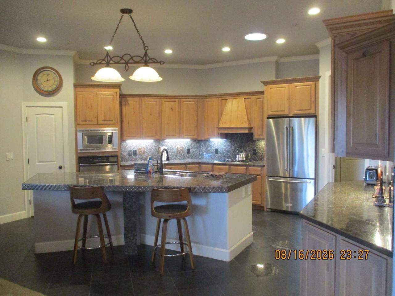61 N Aspen Dr - Photo 3 of 20