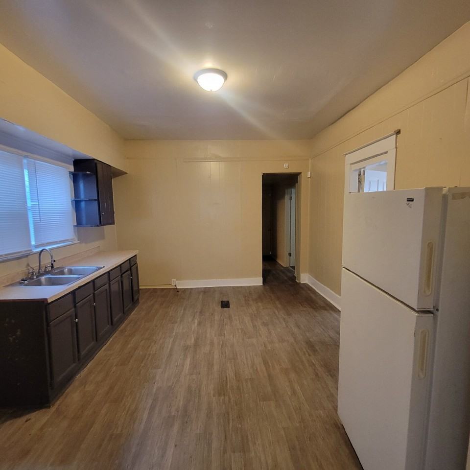 56 E Legrande Ave - Photo 5 of 9