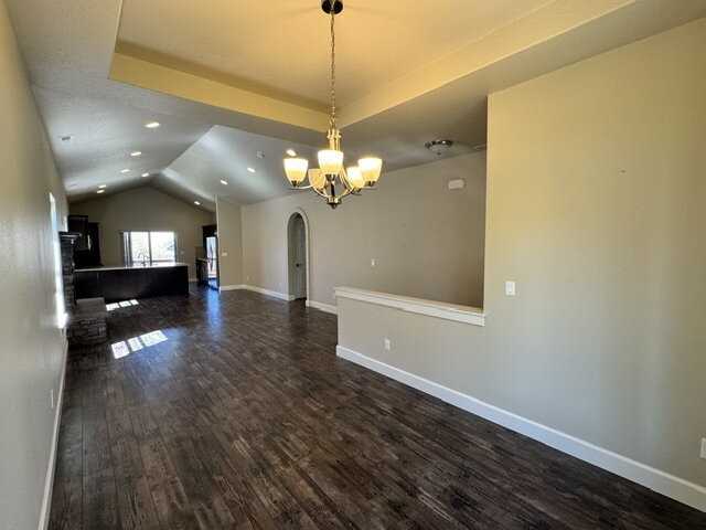 3387 Ne Crystal Springs Dr - Photo 3 of 25