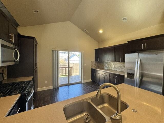 3387 Ne Crystal Springs Dr - Photo 6 of 25