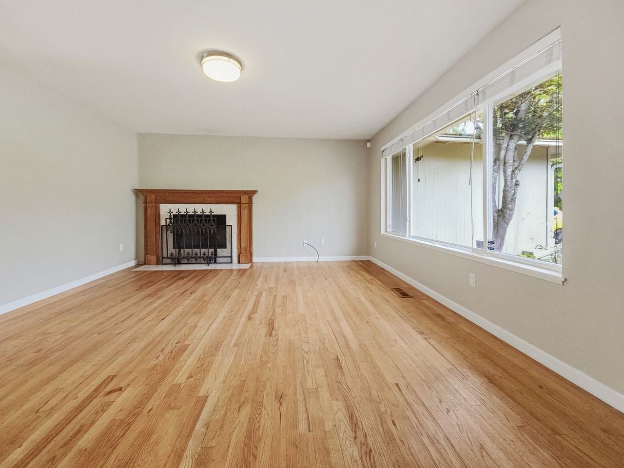 1814 Whitman Ct Ne - Photo 3 of 28