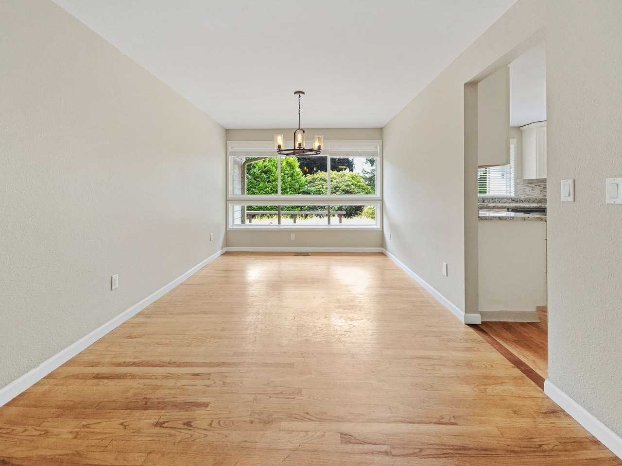 1814 Whitman Ct Ne - Photo 4 of 28