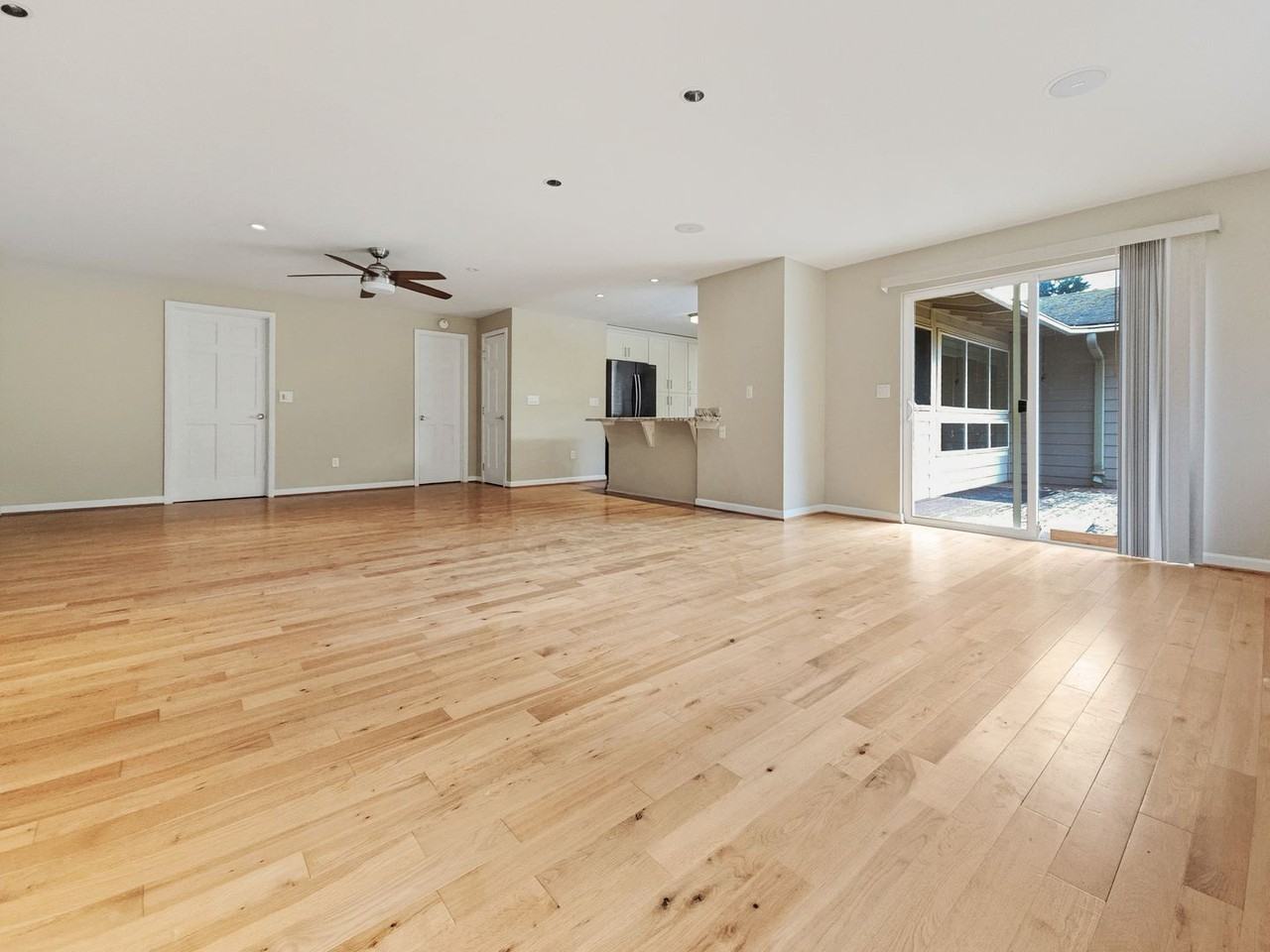 1814 Whitman Ct Ne - Photo 6 of 28