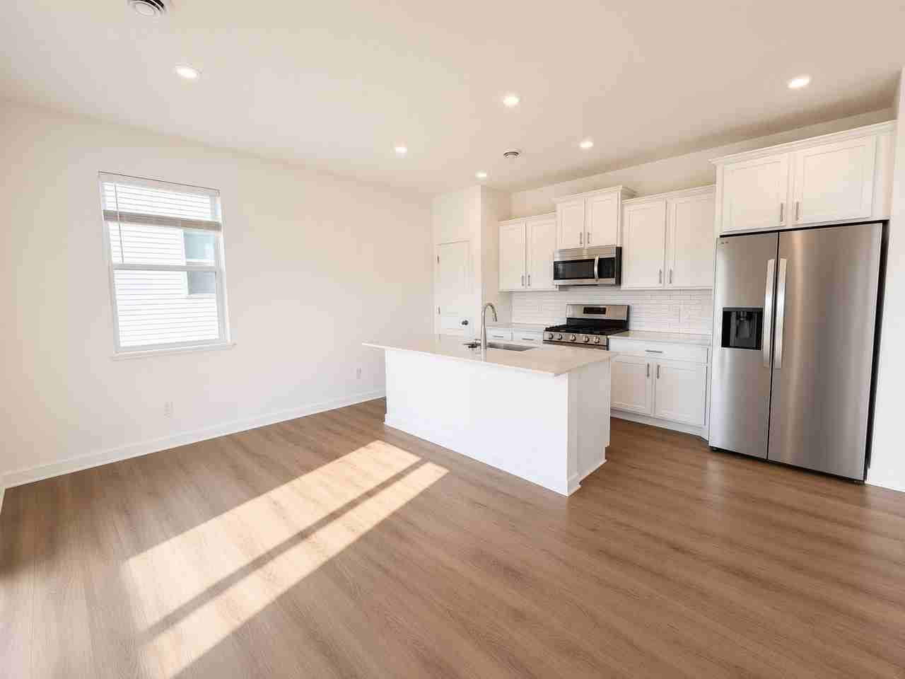 22658 Isla Way - Photo 4 of 26
