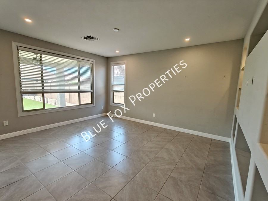 5257 W Toronto Highlands Ln - Photo 4 of 37