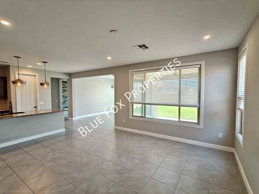 5257 W Toronto Highlands Ln - Photo 5 of 37