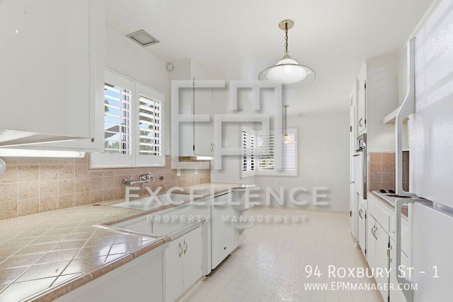 94 Roxbury St #1 - Photo 5 of 16