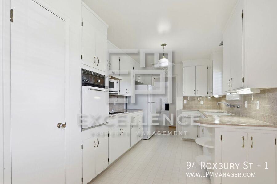 94 Roxbury St #1 - Photo 6 of 16