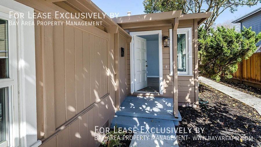 937 Grand St - Photo 3 of 23
