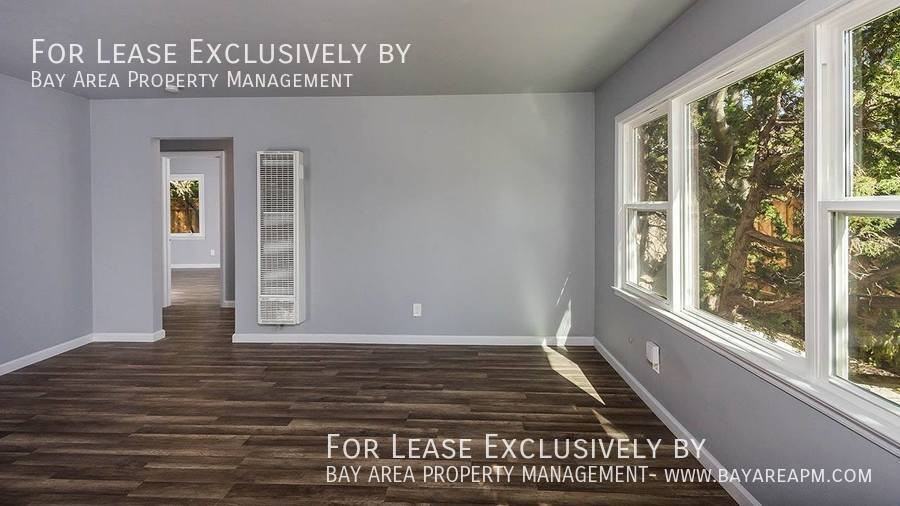 937 Grand St - Photo 4 of 23