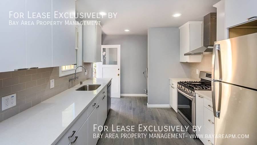 937 Grand St - Photo 6 of 23