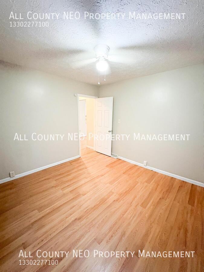 1247 Grand Blvd - Photo 3 of 12
