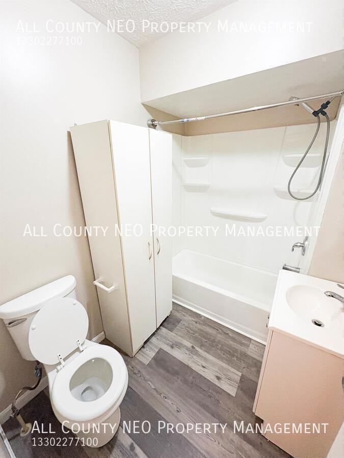 1247 Grand Blvd - Photo 4 of 12