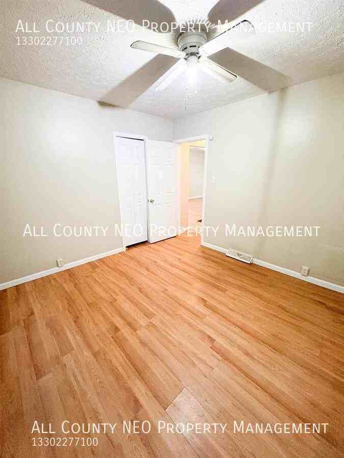 1247 Grand Blvd - Photo 6 of 12