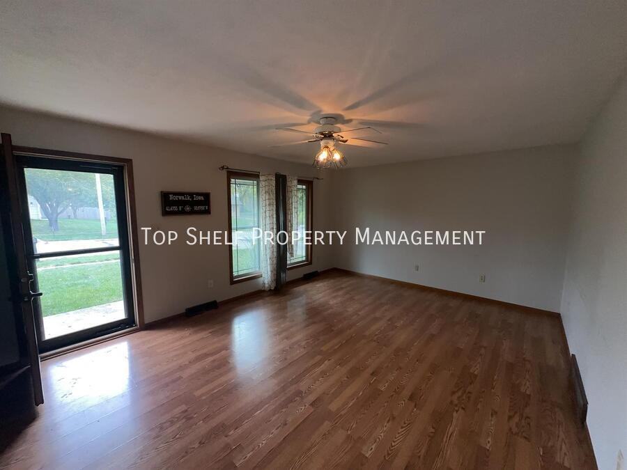 747 High Rd - Photo 2 of 18