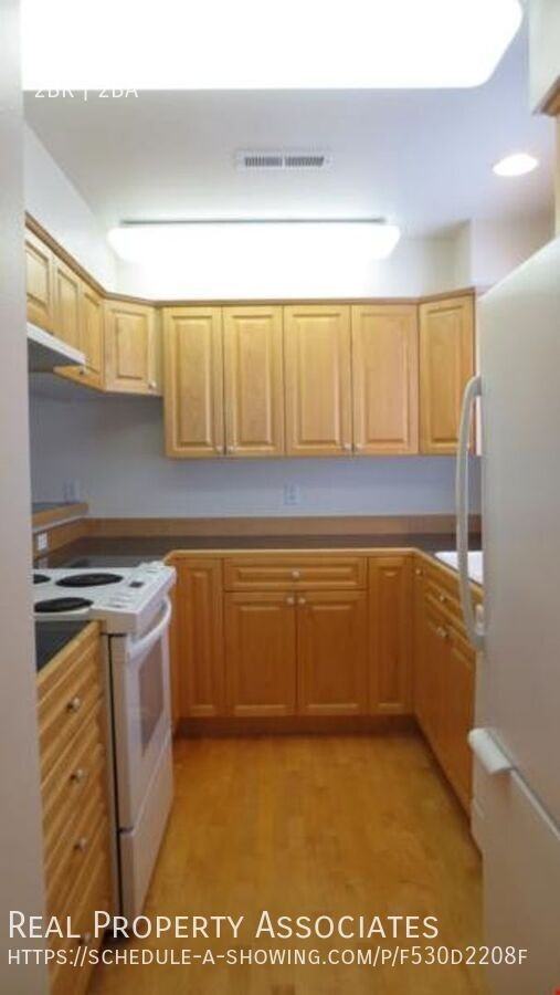 8821 Stone Ave N #C - Photo 6 of 16