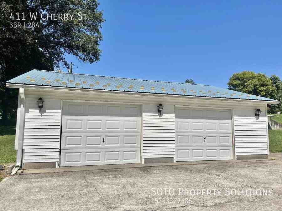 411 W Cherry St - Photo 7 of 50