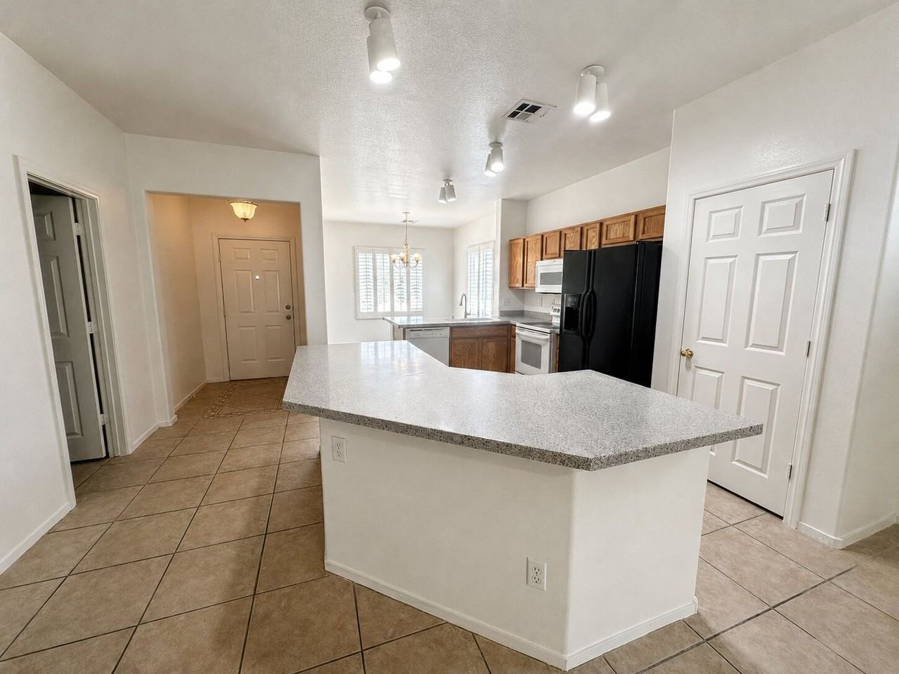 10912 Golden Birch Pl - Photo 5 of 18