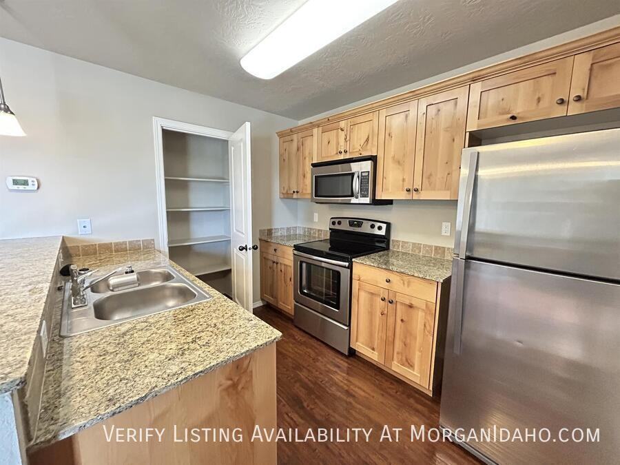 11862 W Fairview Ave #102 - Photo 5 of 10