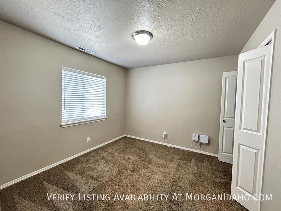 11862 W Fairview Ave #102 - Photo 6 of 10