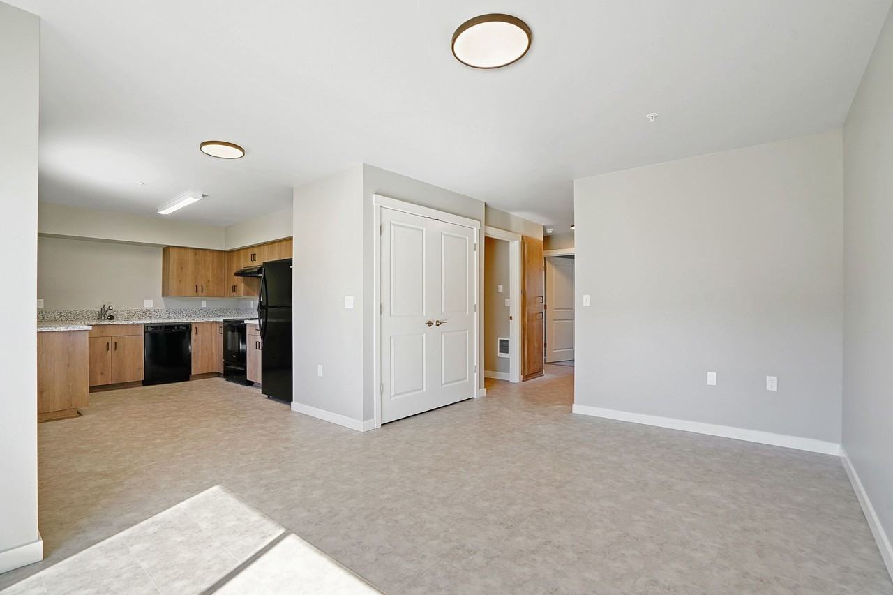 354 S 8th St #13 - Photo 6 of 36