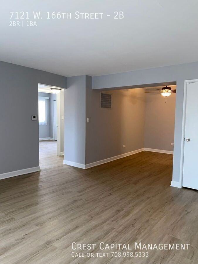 7121 166th St #1B - Photo 6 of 9