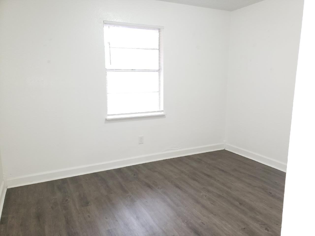 8566 Channelview Cir #A - Photo 4 of 6