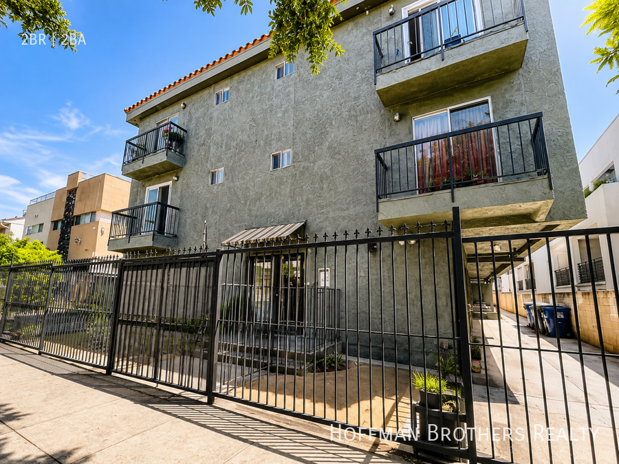 5440 Carlton Way #107 - Photo 3 of 8