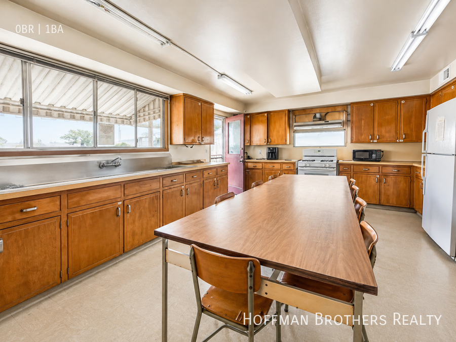 933 Grattan St #107 - Photo 5 of 6