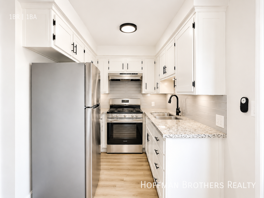 3206 W 60th St #4 - Photo 2 of 7